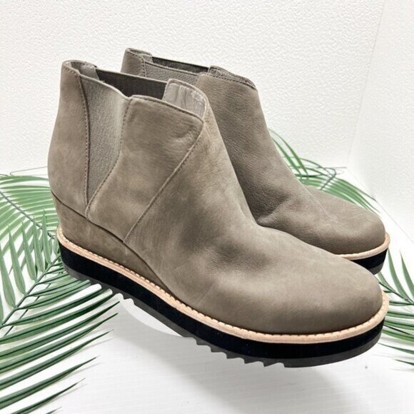 Eileen Fisher Caddy Gray Nubuck Round Toe Classic Chelsea Ankle Boots 9.5 NWOB - Picture 1 of 10